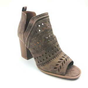 Women's Side Cut Perforated Designed Ankle Booties